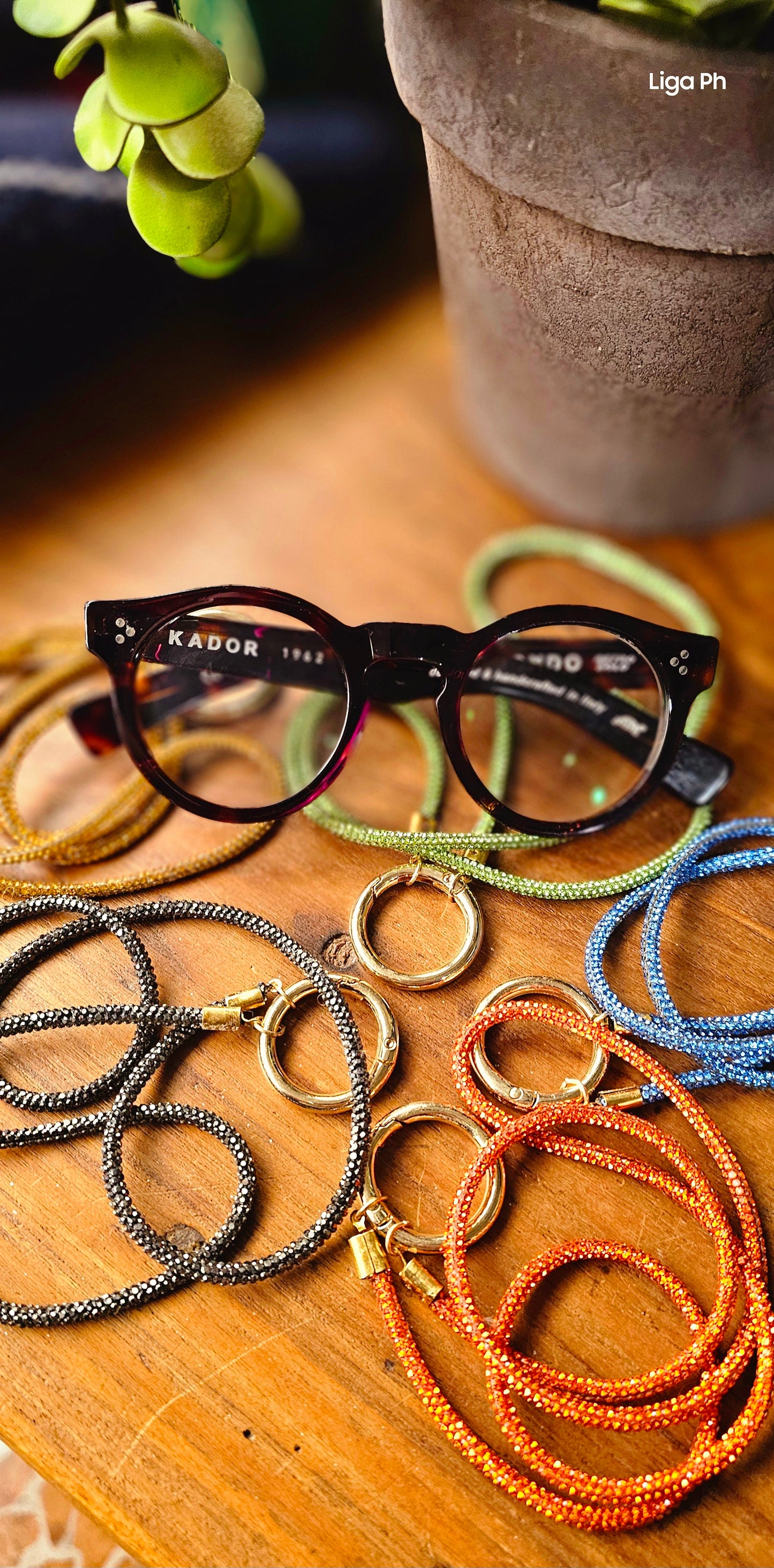 Tak Laccio strass portaocchiali con anello dorato