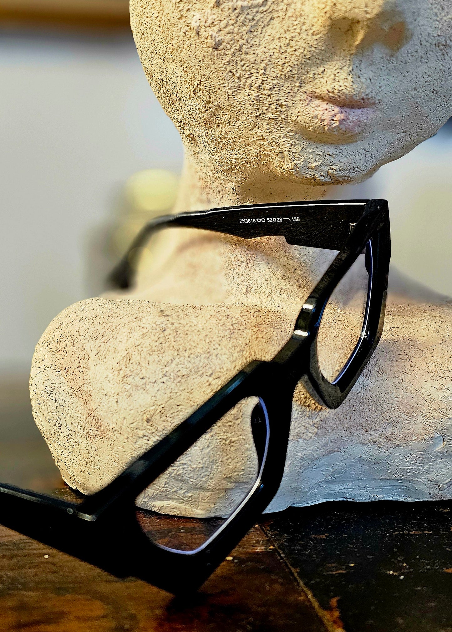 Occhiale Momo lenti non graduate  con laccio e custodia