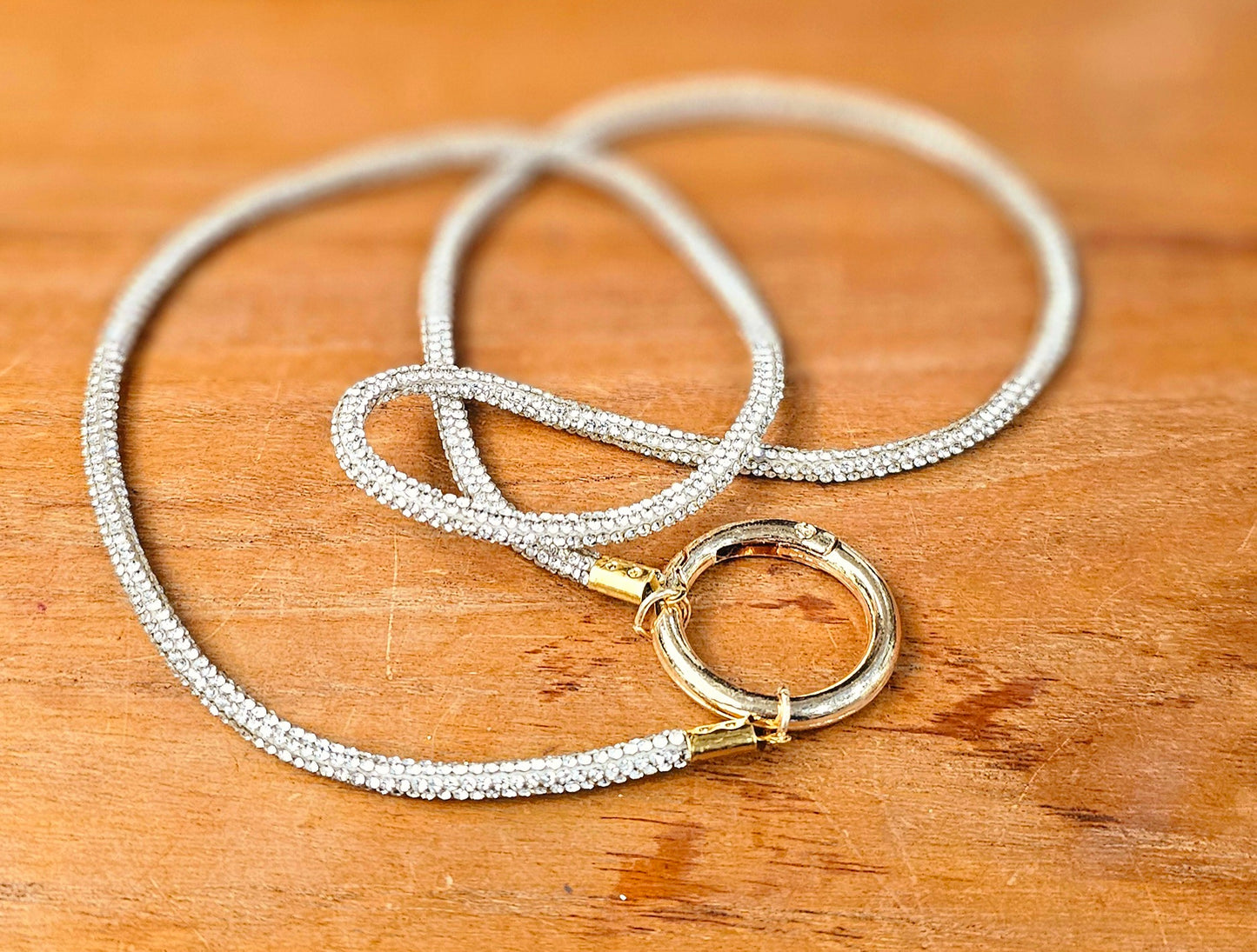 Tak Laccio collana strass portaocchiali con anello dorato