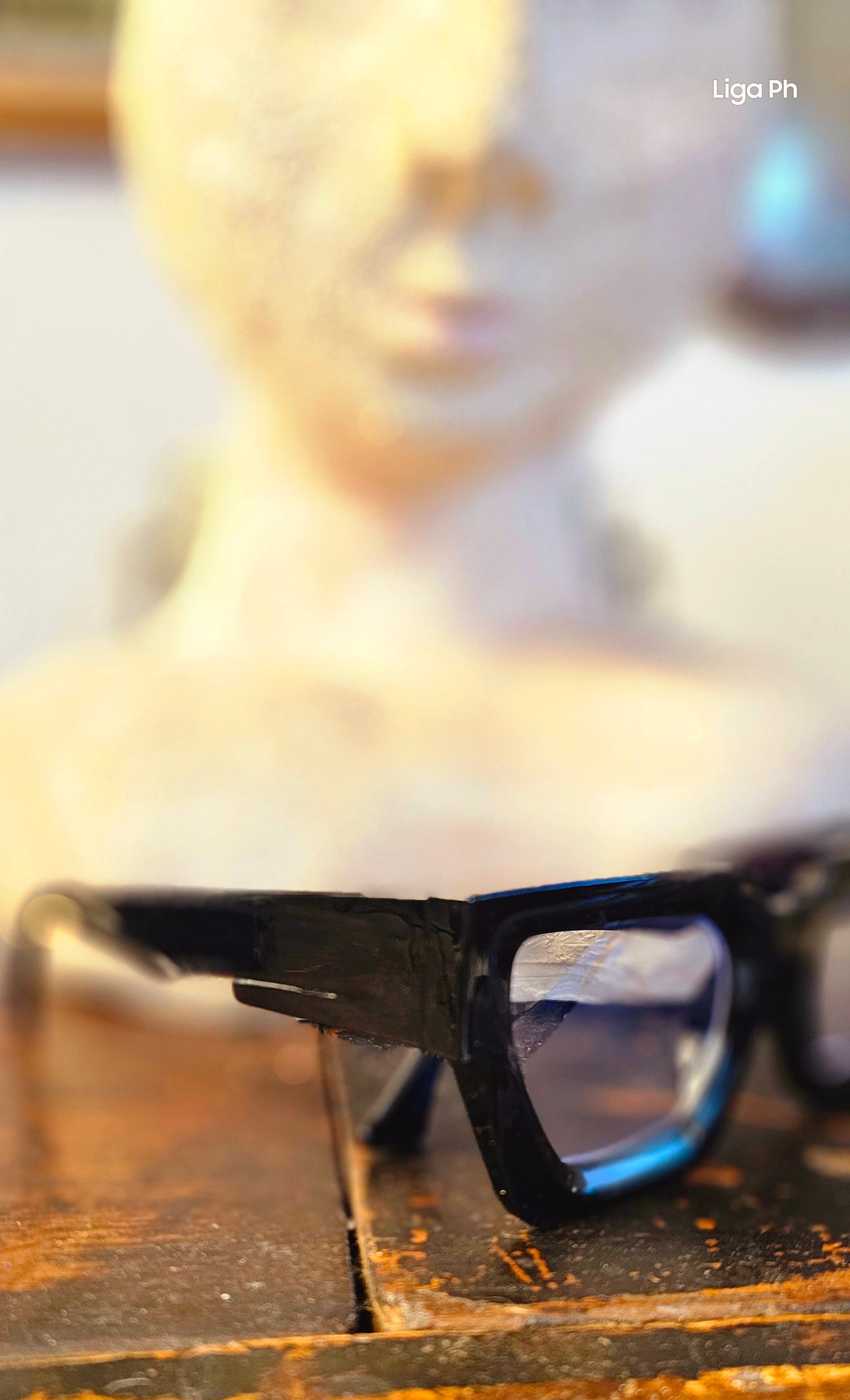 Occhiale Momo lenti non graduate  con laccio e custodia